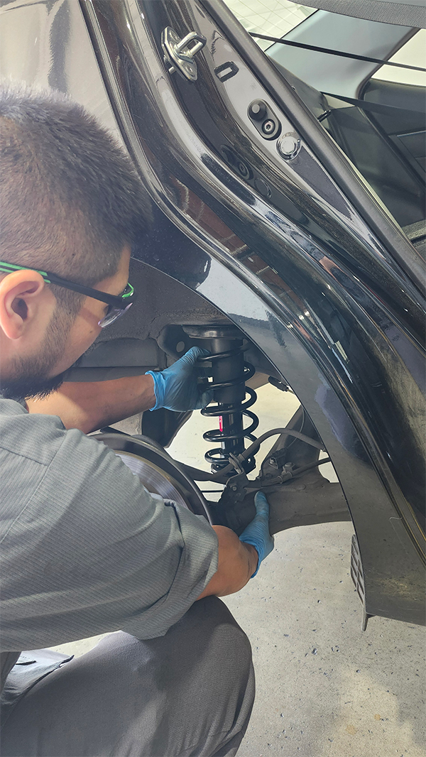 Struts Replacement | Seiko's Auto Service Inc.